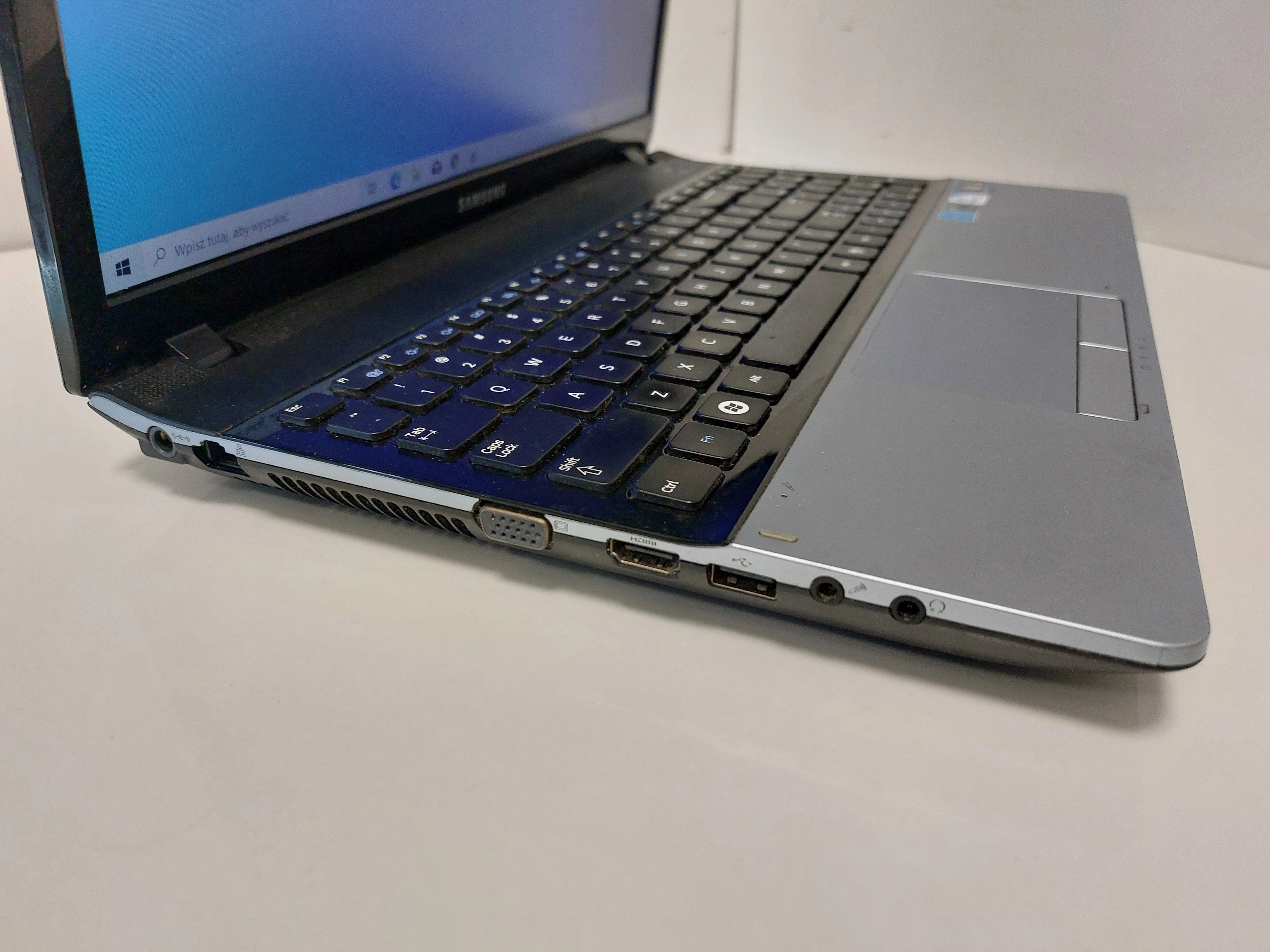 laptop-samsung-300e-pentium-b9604gb750gb-hdd-ladowarka-kod-producenta-np300e5a