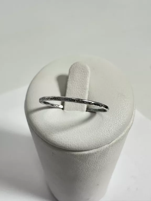 sc175-drobny-cieniutki-damski-pierscionek-obraczka-ze-srebra-925-r16-05g-plac-3-maja-6-sj-luban-kamp