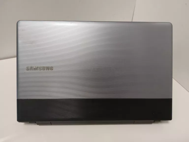 LAPTOP SAMSUNG 300E PENTIUM B960/4GB/750GB HDD  ŁADOWARKA