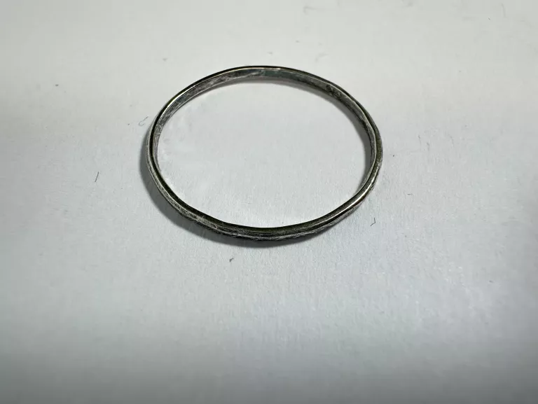 sc175-drobny-cieniutki-damski-pierscionek-obraczka-ze-srebra-925-r16-05g-kamien-17088-524288