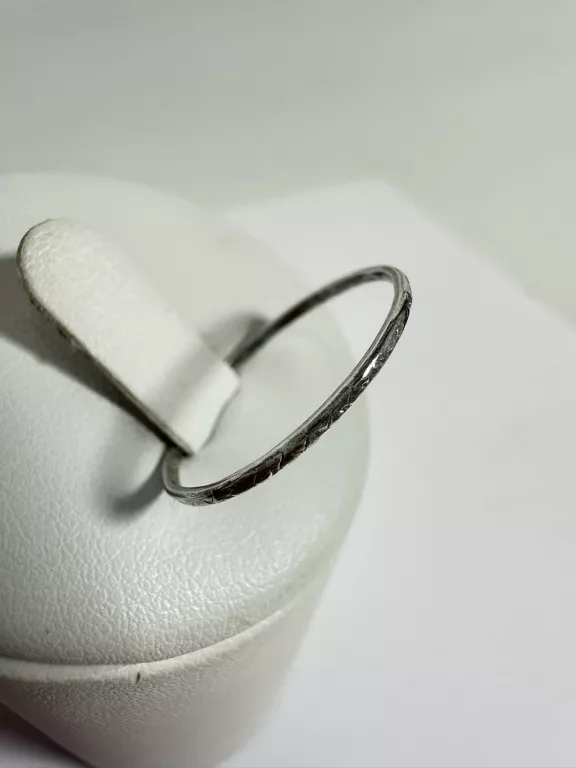 sc175-drobny-cieniutki-damski-pierscionek-obraczka-ze-srebra-925-r16-05g-stan-11323-2