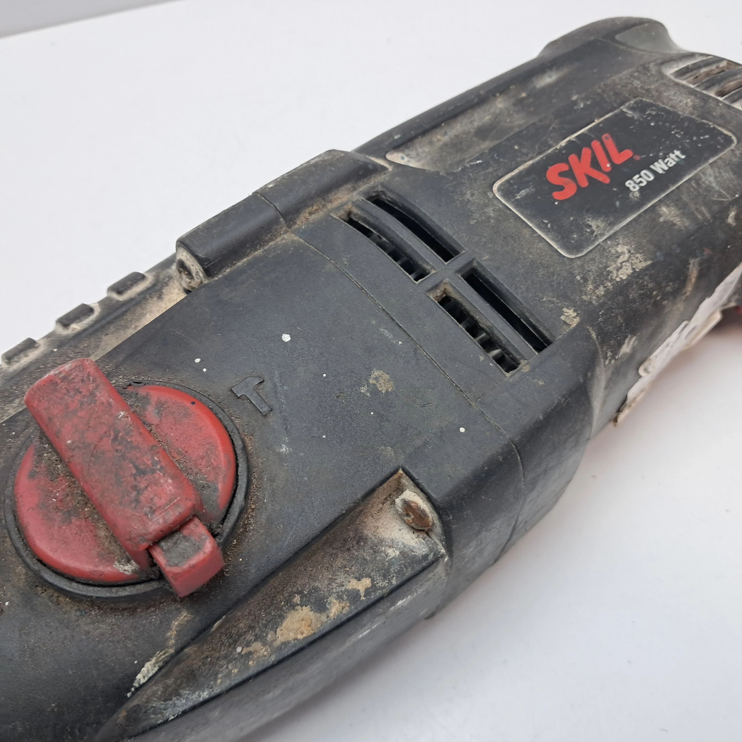 mlotowiertarka-skil-850w-energia-udaru-280