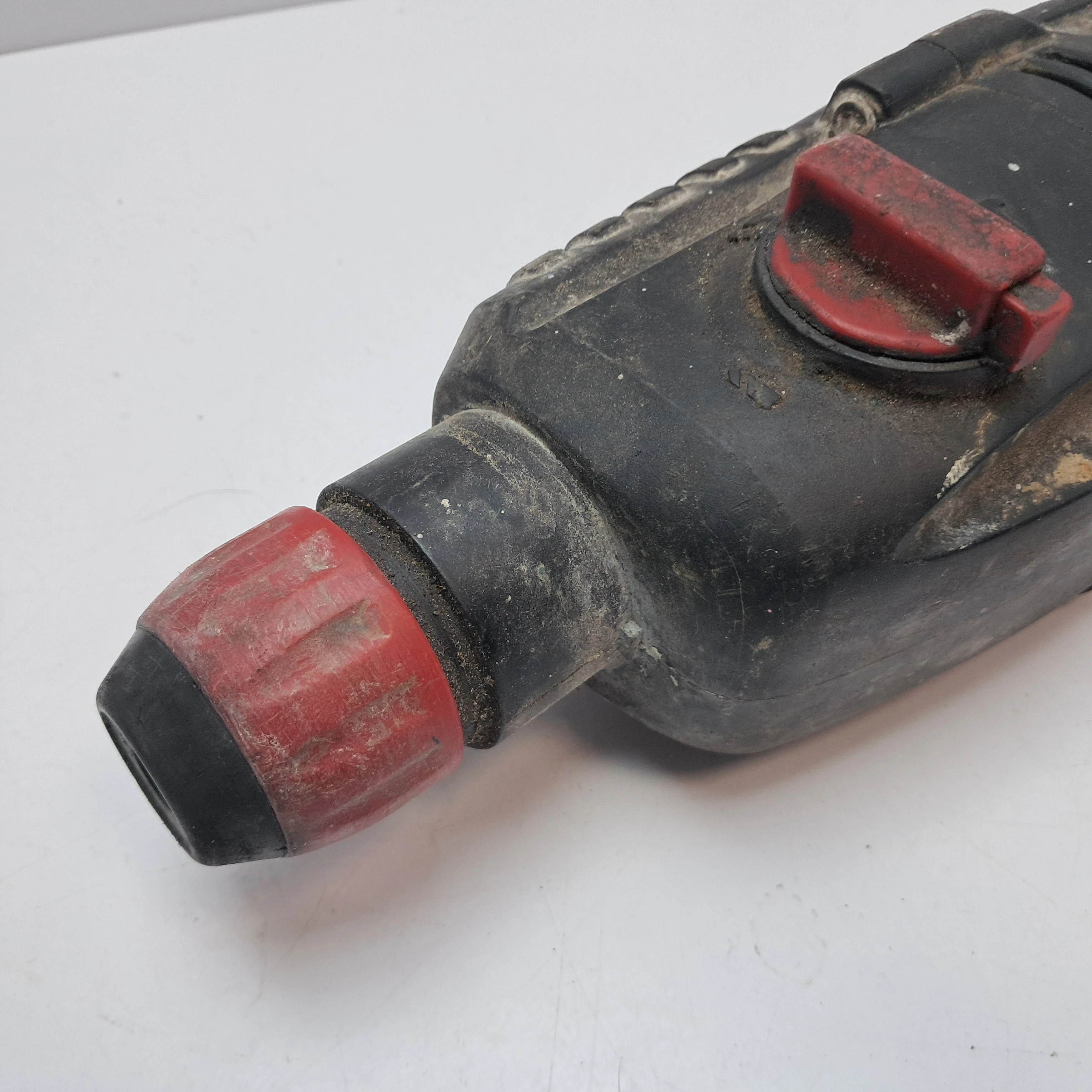 mlotowiertarka-skil-850w-maksymalna-moc-85000