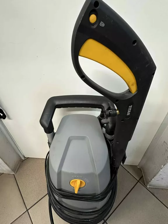 MYJKA CIŚNIENIOWA TITAN TTB669PRW 1800W ANGIELSKA WTYCZKA