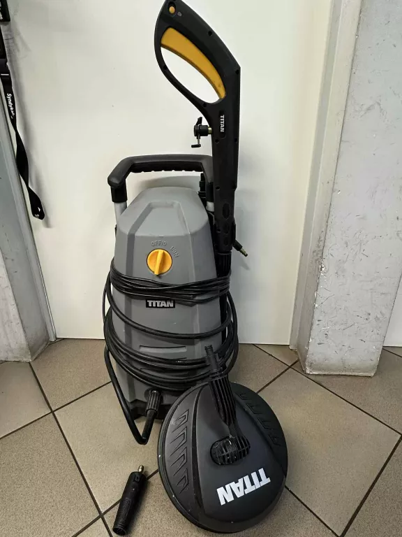 MYJKA CIŚNIENIOWA TITAN TTB669PRW 1800W ANGIELSKA WTYCZKA