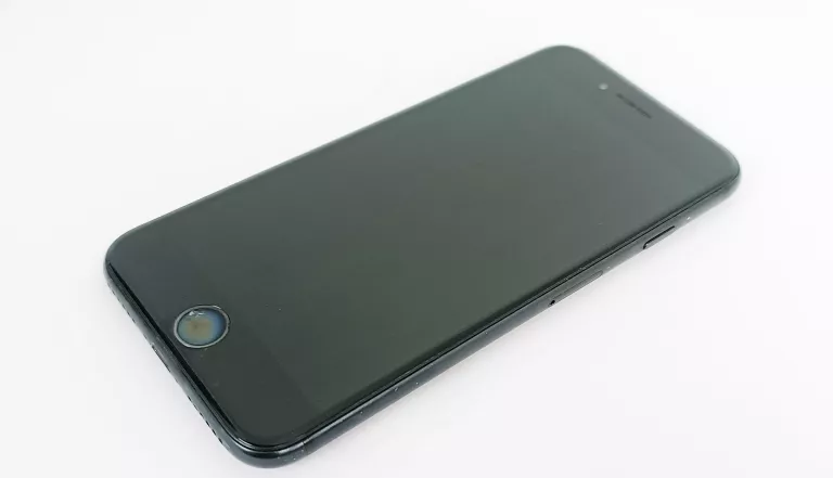 TELEFON IPHONE SE 2020 64GB CZARNY