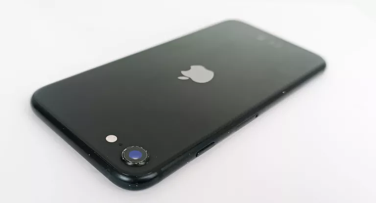 TELEFON IPHONE SE 2020 64GB CZARNY