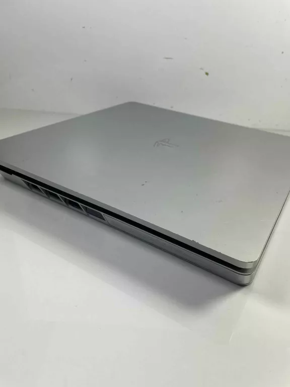 KONSOLA SONY PLAYSTATION 4 SLIM (PS4) CUH-2016A 500GB SREBRNA + 2 PADY