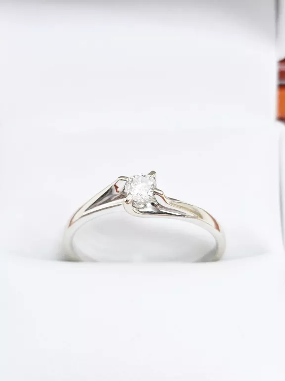 ZŁOTY PIERŚCIONEK 1X BRYLANT 0,16CT 585 1,97G ROZMIAR 15