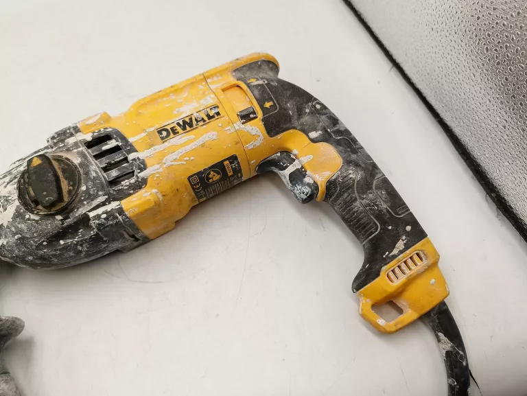 MŁOTOWIERTARKA DEWALT D25133-QS 800W