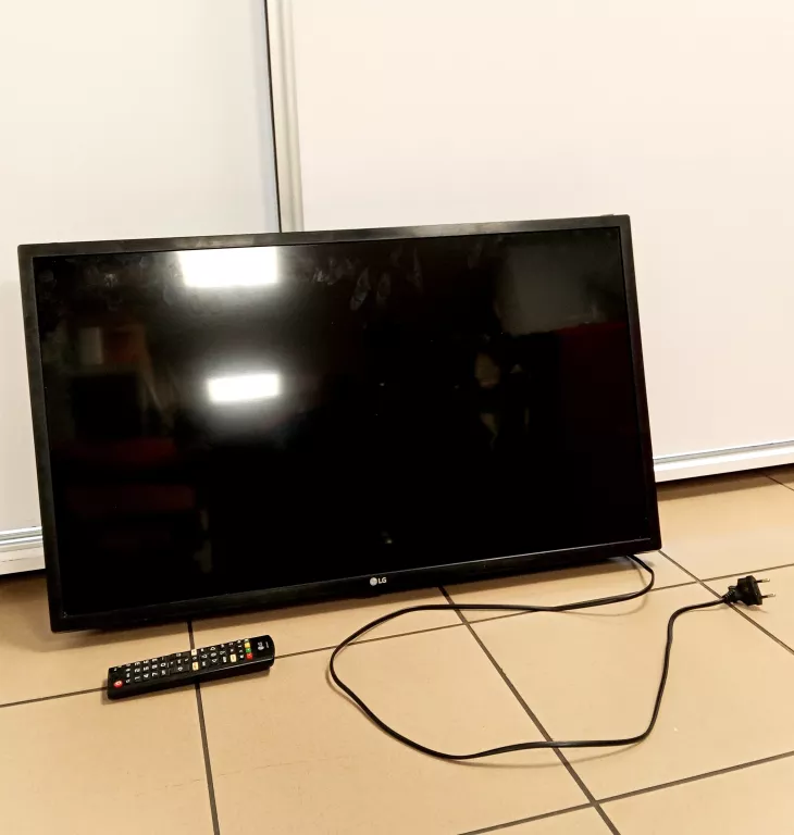 TELEWIZOR LG 32" 32LM630 Z PILOTEM
