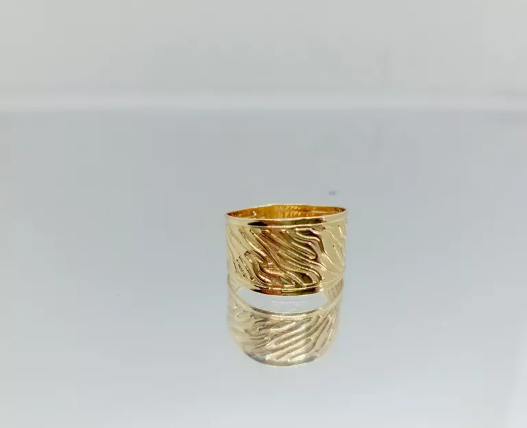 ZŁOTY PIERŚCIONEK - ZDOBIENIE /18/ 585 / 1,56G.