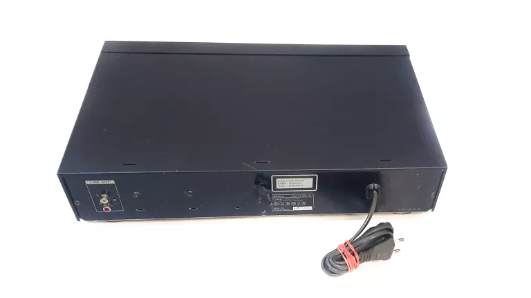 ZABYTKOWY ODTWARZACZ  CD SONY CDP-311 W DOBRYM STANIE