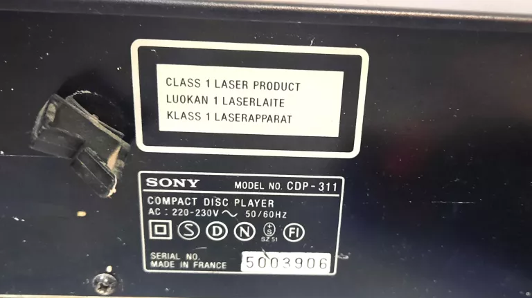 ZABYTKOWY ODTWARZACZ  CD SONY CDP-311 W DOBRYM STANIE