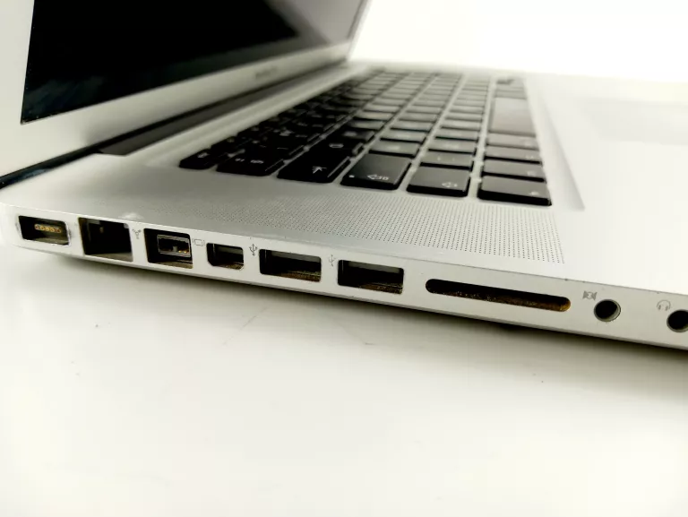 LAPTOP MACBOOK PRO 4GB RAM +ŁAD
