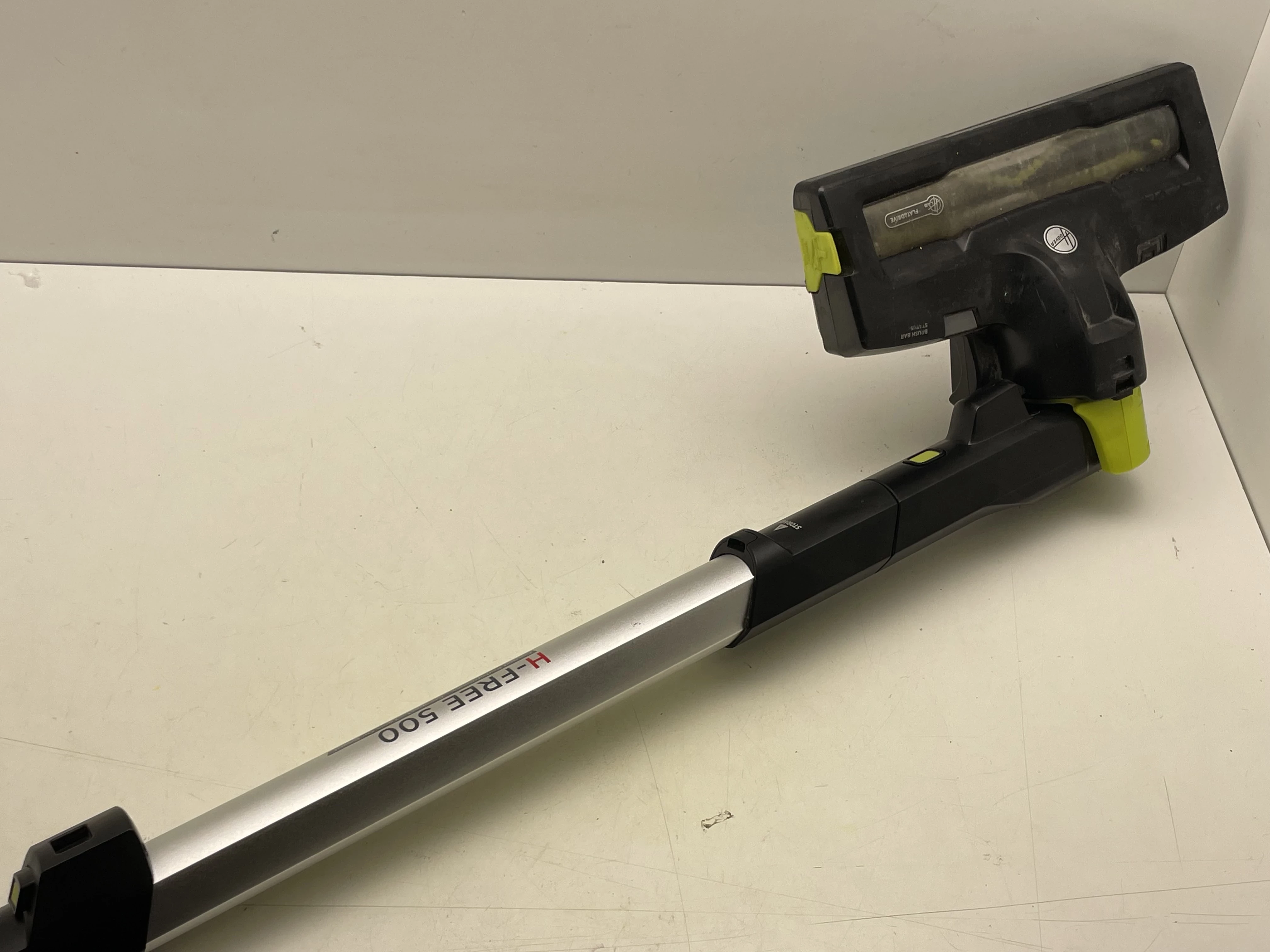 odkurzacz-pionowy-hoover-h-free-500-czarny-ladowarka-moc-25000