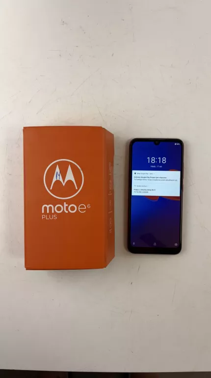 SMARTFON MOTOROLA MOTO E6 PLUS 4 GB / 64 GB 4G (LTE) CZERWONY