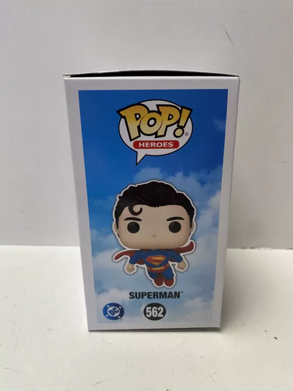 FIGURKA FUNKO POP SUPERMAN 562