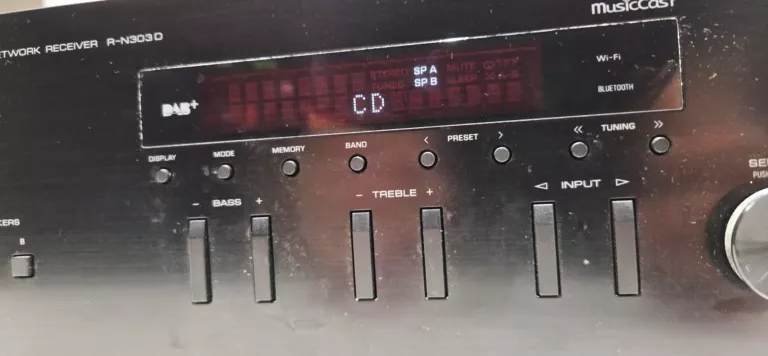 AMPLITUNER YAMAHA RN 303D + PILOT