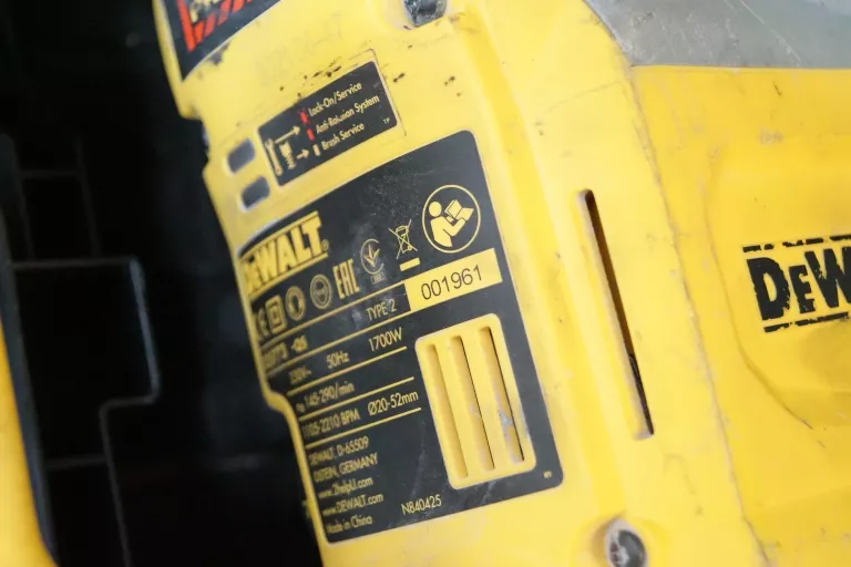 mlot-udarowy-sds-max-dewalt-d25773-1700w-stan-11323-2