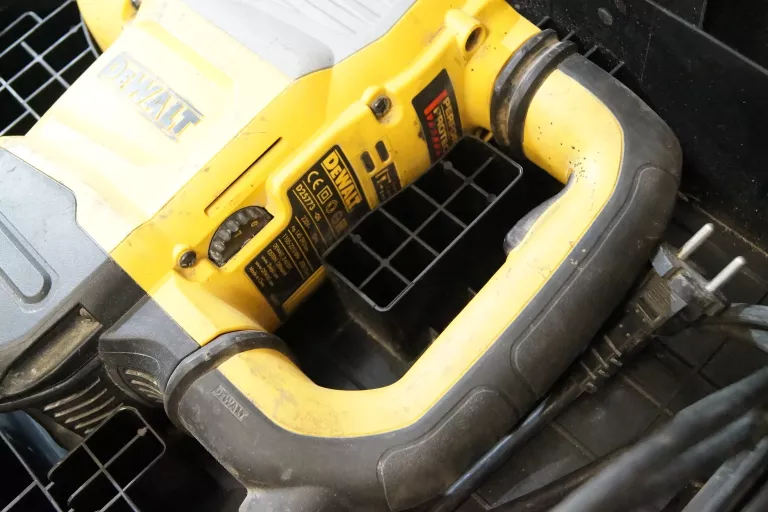 MŁOT UDAROWY SDS MAX DEWALT D25773 1700W