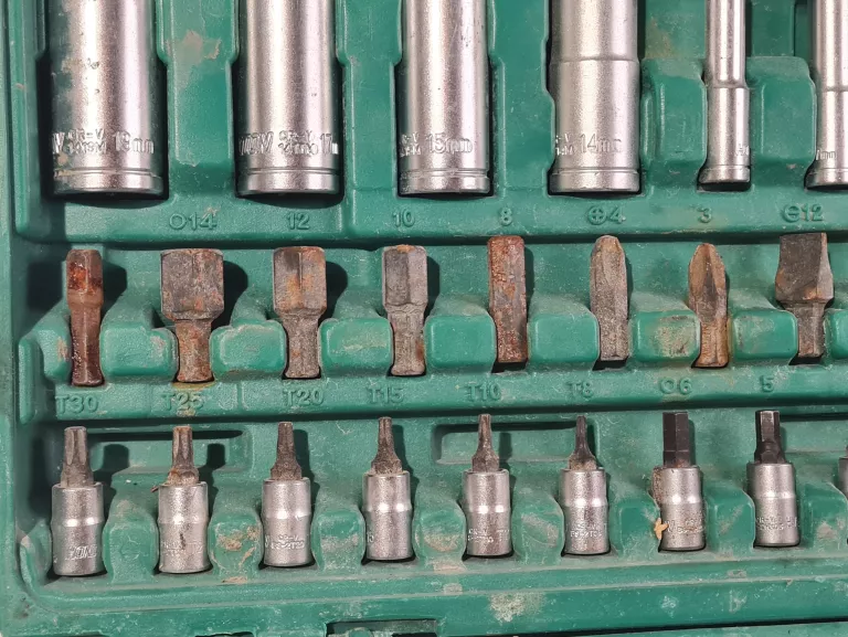 ZESTAW KLUCZY NASADOWYCH HONITON 1/2" I 1/4" 94 SZT