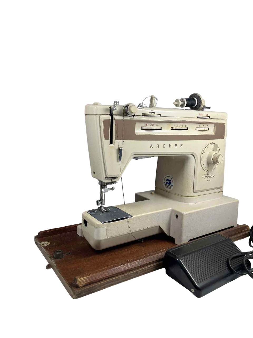 maszyna-do-szycia-lucznik-archer-kolor-dominujacy-129357-2