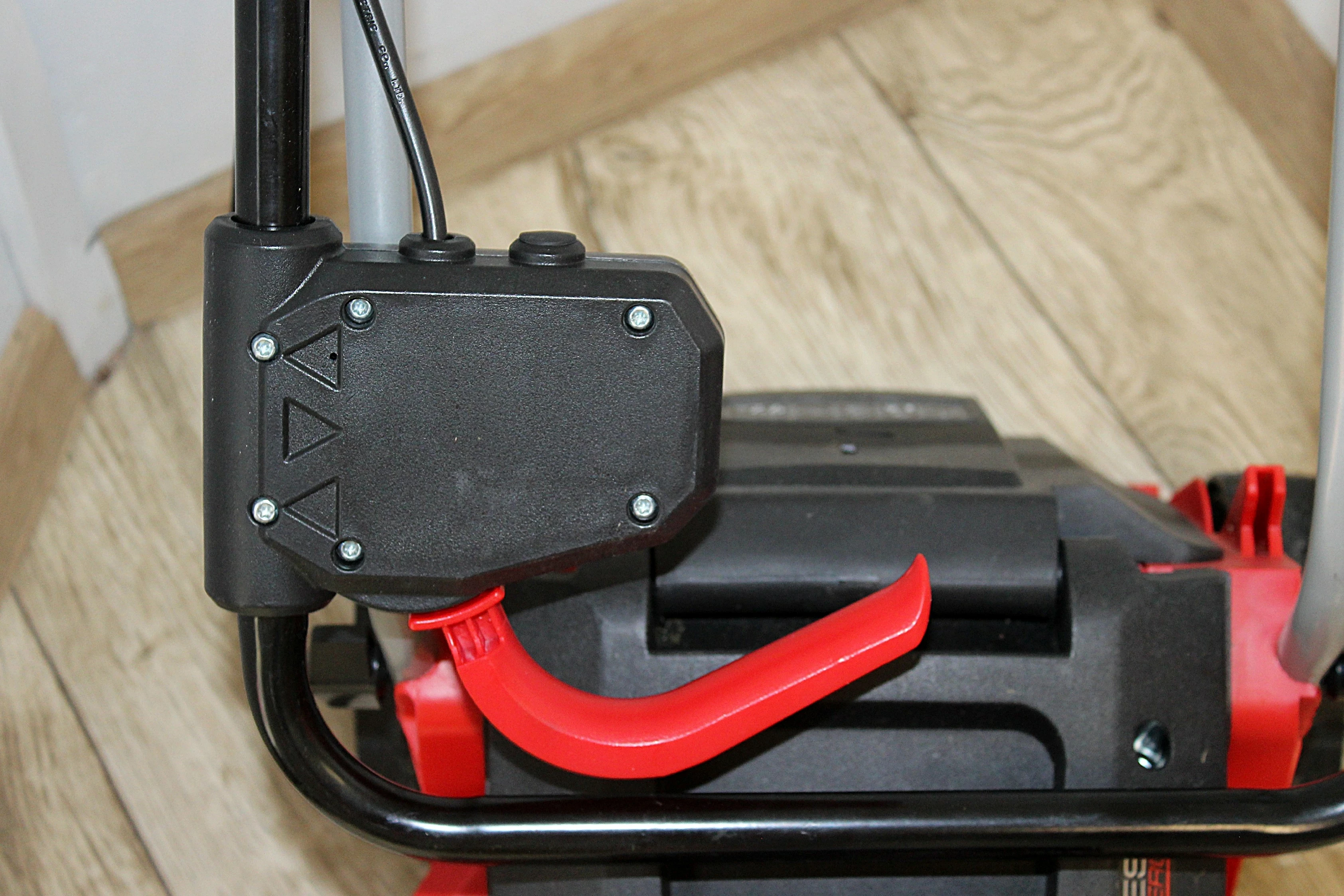 kosiarka-akumulatorowa-einhell-ge-cm-1830-li-18v-seria-ge-cm