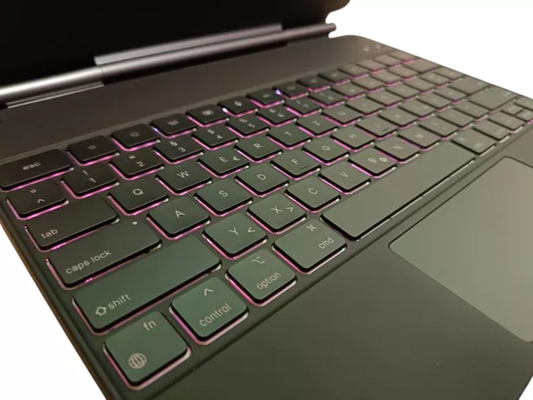 etui-z-klawiatura-esr-6b016a-do-ipada-pro-1292022202120202018-producent-248914-1705083