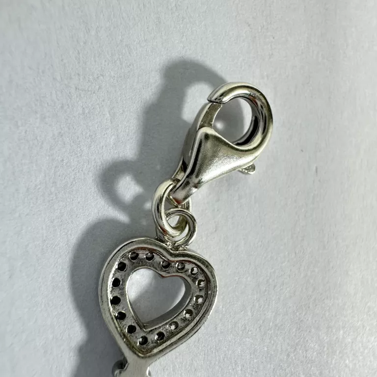 SC216 UROCZA ZAWIESZKA DO BRANSOLETKI CHARMS KLUCZ Z SERCEM, SREBRO 1,4G