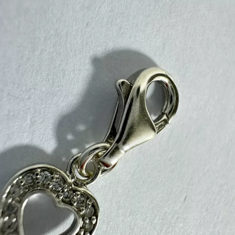 SC216 UROCZA ZAWIESZKA DO BRANSOLETKI CHARMS KLUCZ Z SERCEM, SREBRO 1,4G