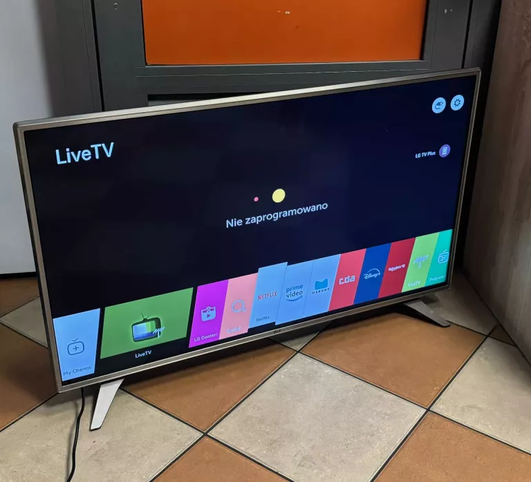 telewizor-lg-43lh615v-led-full-hd-smart-tv-z-pilotem-wojska-polskiego-13-wagrowiec