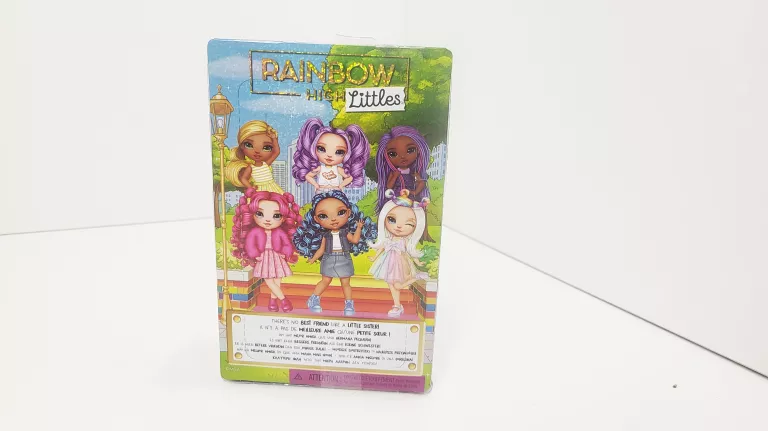 RAINBOW HIGH LITTLES - SAPPHIRE BRADSHAW MAŁA, PRZEGUBOWA MODNA LALKA 15CM
