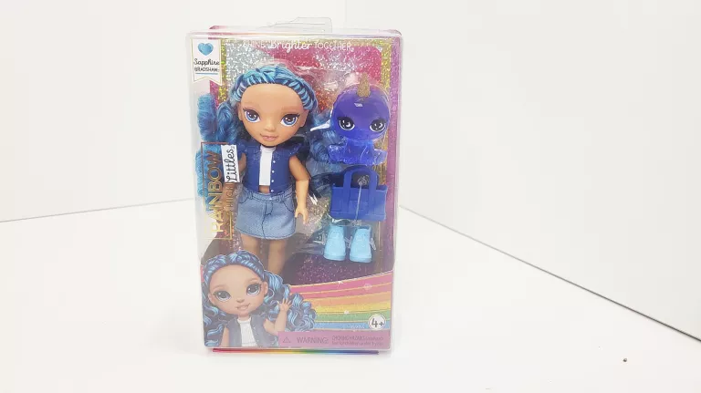 RAINBOW HIGH LITTLES - SAPPHIRE BRADSHAW MAŁA, PRZEGUBOWA MODNA LALKA 15CM