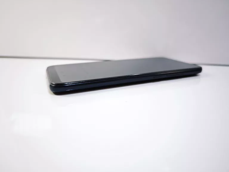 TELEFON XIAOMI REDMI 7 32 / 3 GB