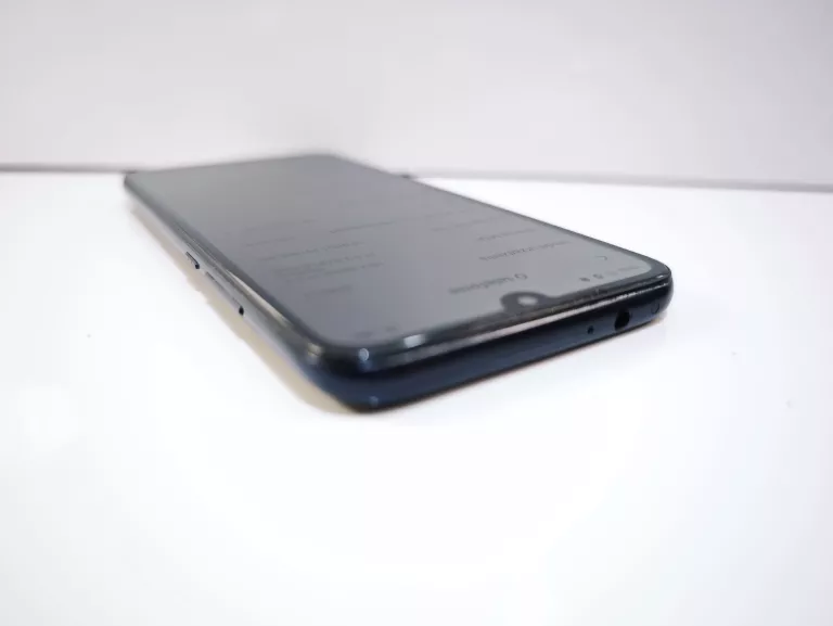 TELEFON XIAOMI REDMI 7 32 / 3 GB