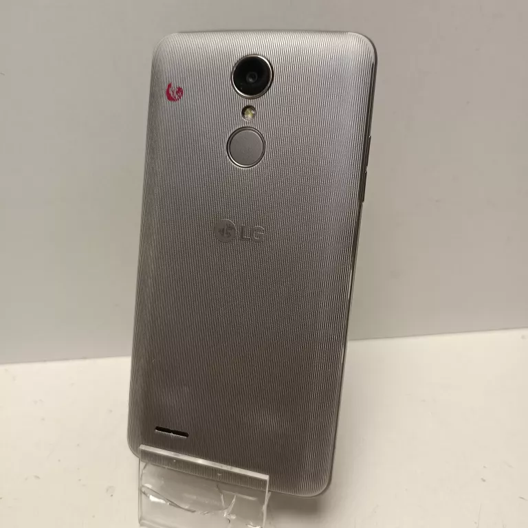 TELEFON LG  K8