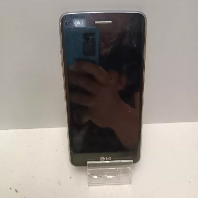 TELEFON LG  K8
