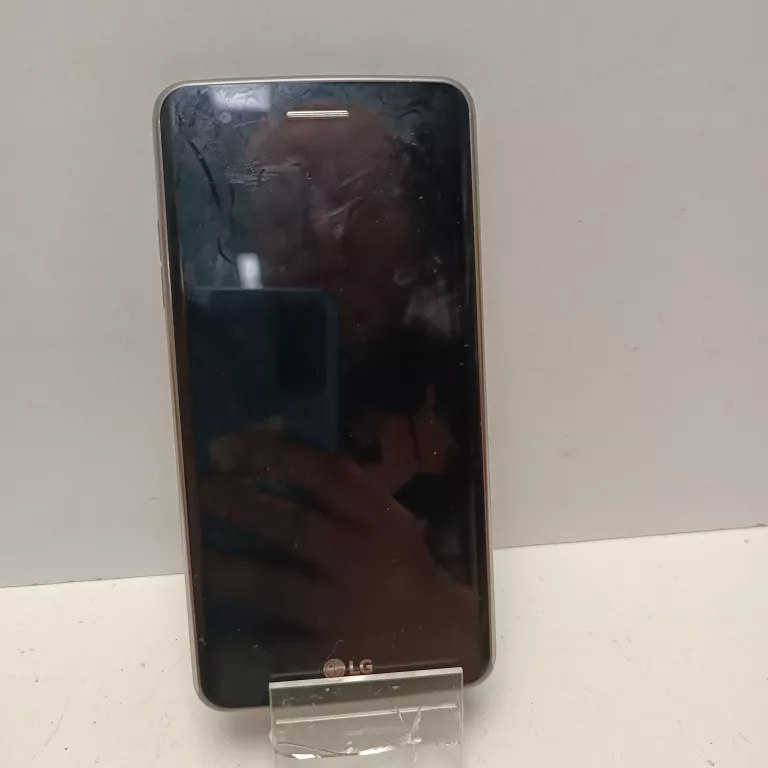 TELEFON LG  K8