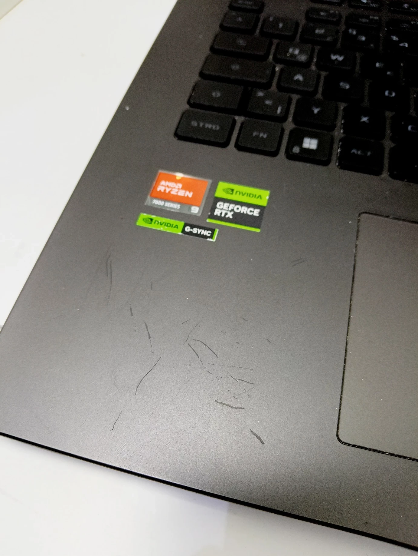 laptop-asus-rog-strix-g17-g713p-stan-11323-2