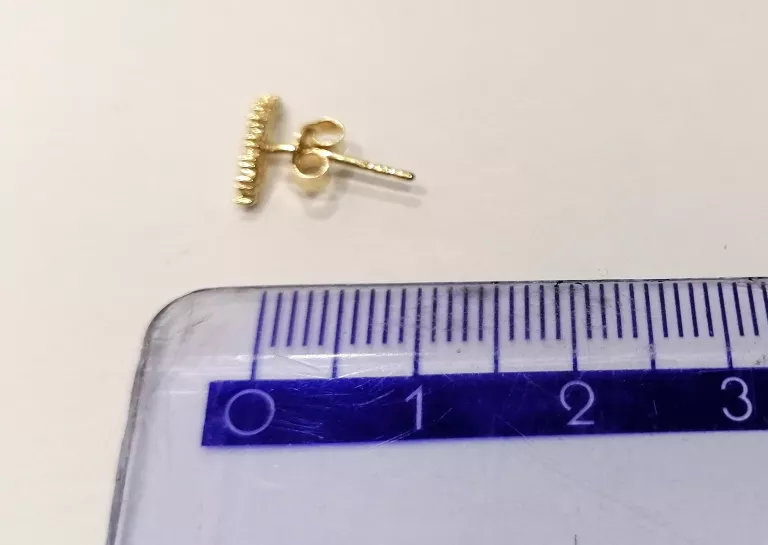 ZŁOTE KOLCZYKI W SZTYFCIE Z CYRKONIAMI 585 0,72G