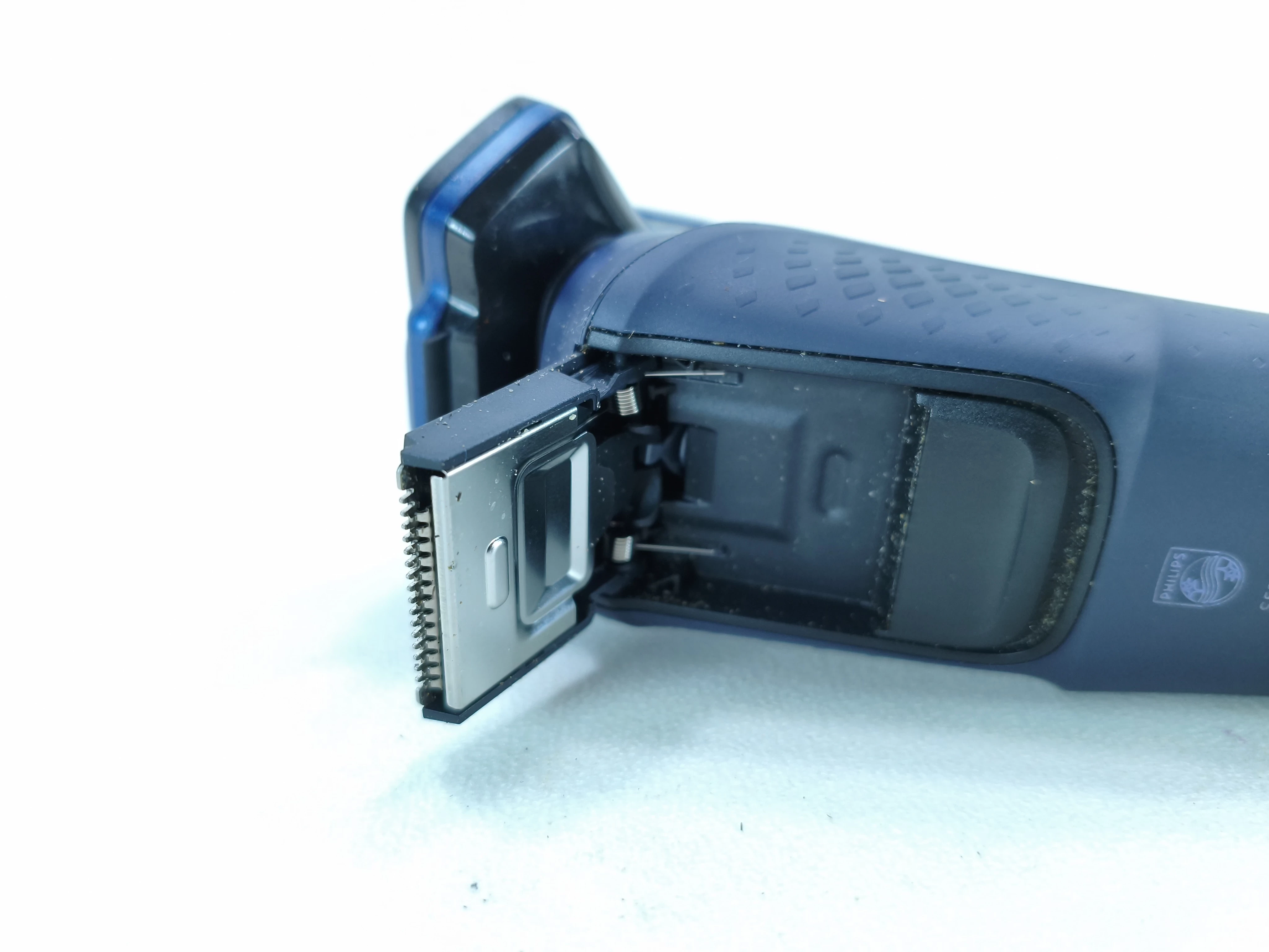 golarka-philips-s5585-ladowarka-etui-uzytkowanie-205630-224018