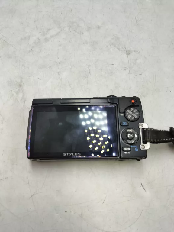 APARAT OLYMPUS TG 870 CZARNY + ETUI ŁADOWARKA