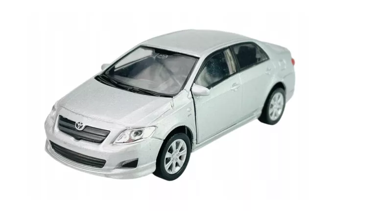 TOYOTA COROLLA SREBRNA 1:34 WELLY DROMADER