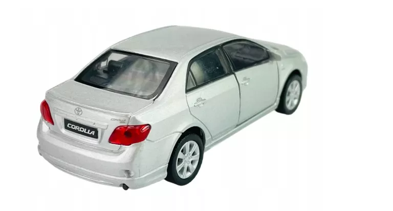TOYOTA COROLLA SREBRNA 1:34 WELLY DROMADER