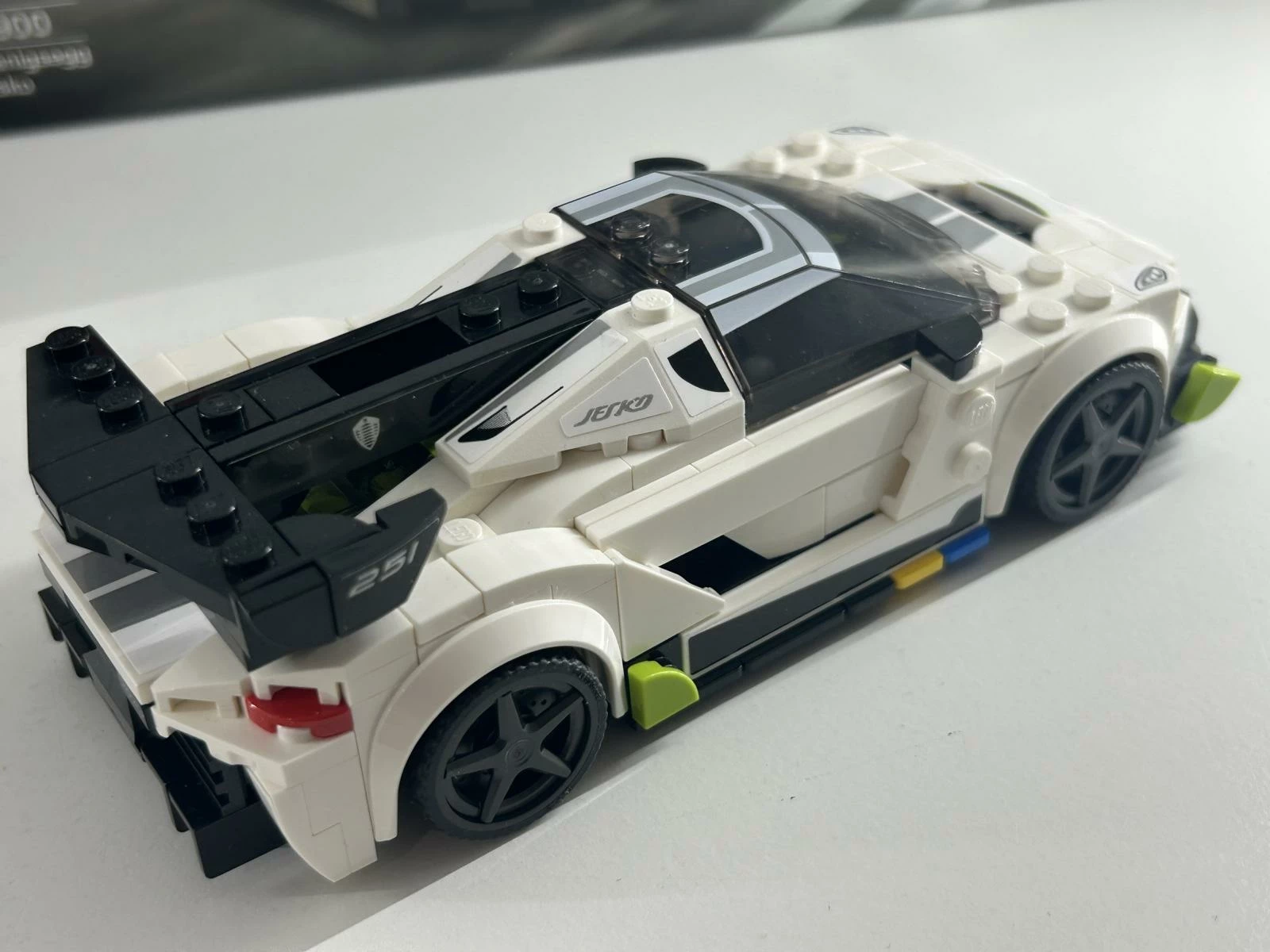 lego-76900-speed-champions-koenigsegg-jesko-stan-11323-2