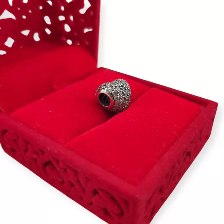 SREBRNY CHARMS 925 SERCE Z CYRKONIAMI 3,50G