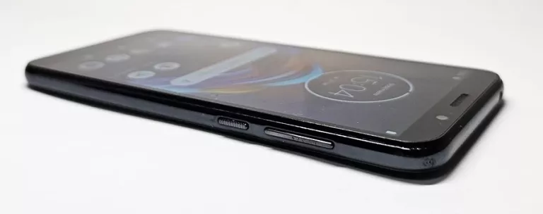 MOTOROLA MOTO E6 2/32GB ZESTAW