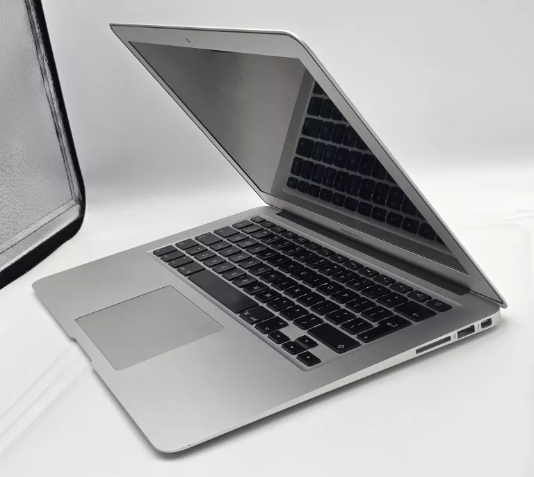 LAPTOP MACBOOK AIR 2015 A1466 13'' I5-5250U/8GB RAM/SSD 256GB/WIN11 PRO **