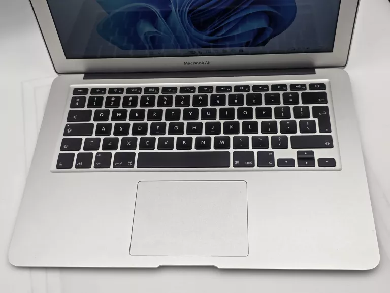 LAPTOP MACBOOK AIR 2015 A1466 13'' I5-5250U/8GB RAM/SSD 256GB/WIN11 PRO **